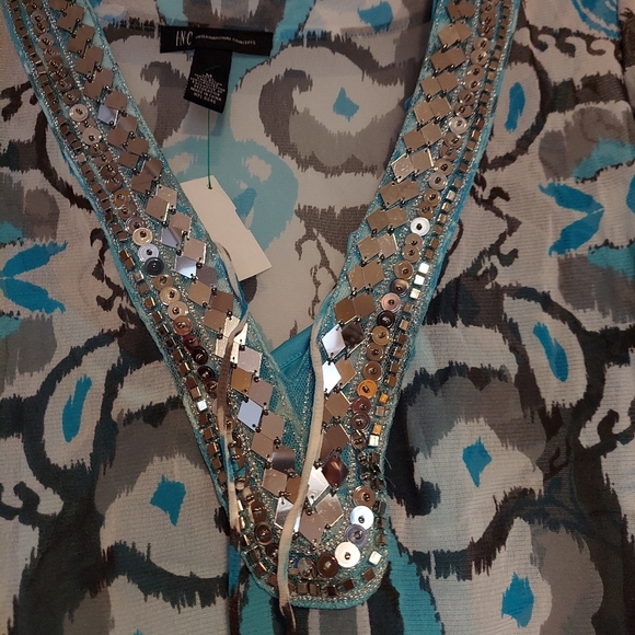 Women's INC top - Picture 2 of 8